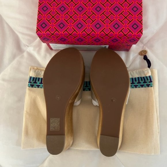 NIB Tory Burch Patty 80mm Platform Wedge Sandal Veg Nappa Metallic Silver 7 RARE - Picture 11 of 14